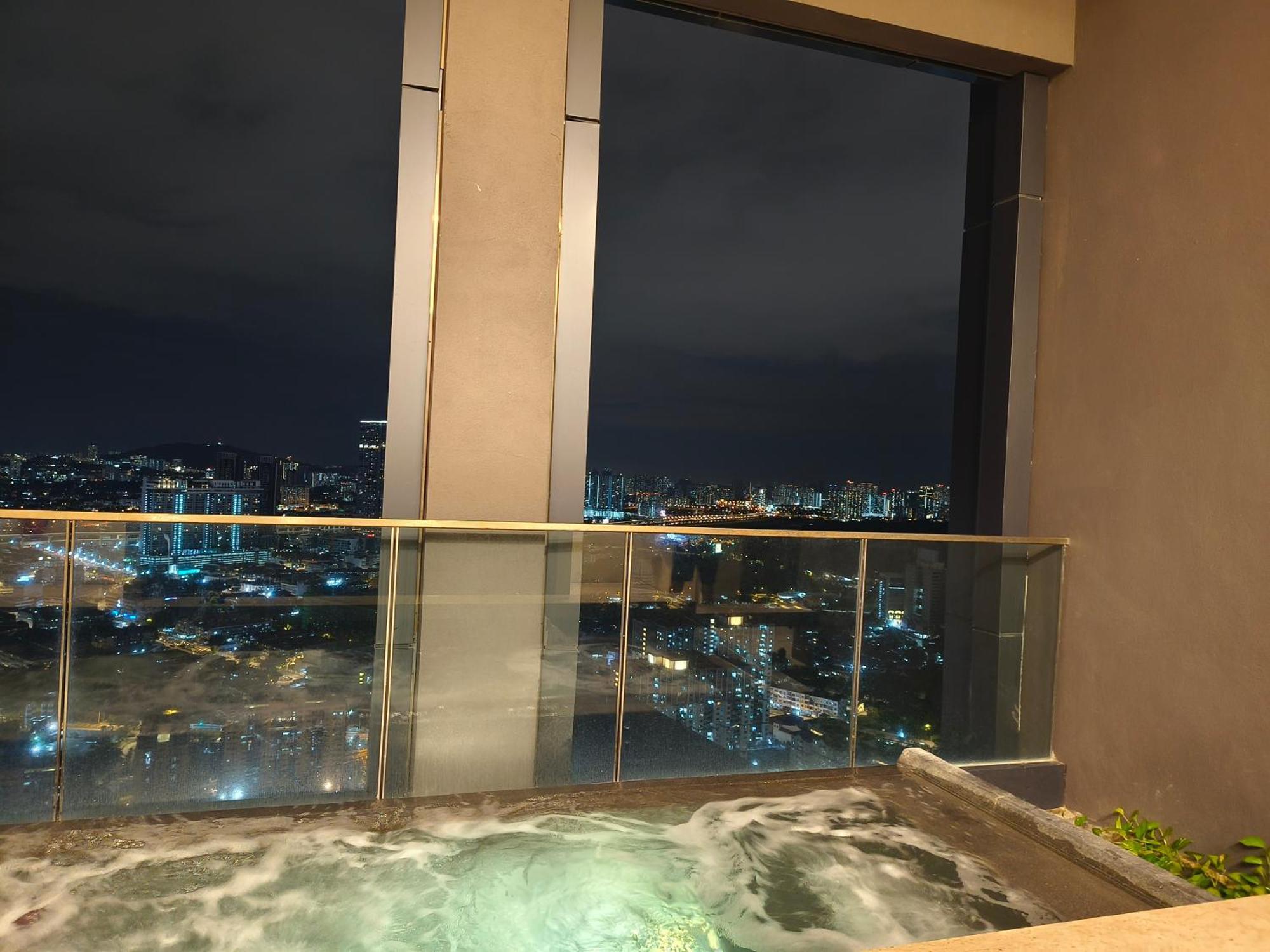 Lucentia Suites Klcc By City View Куала-Лумпур Экстерьер фото